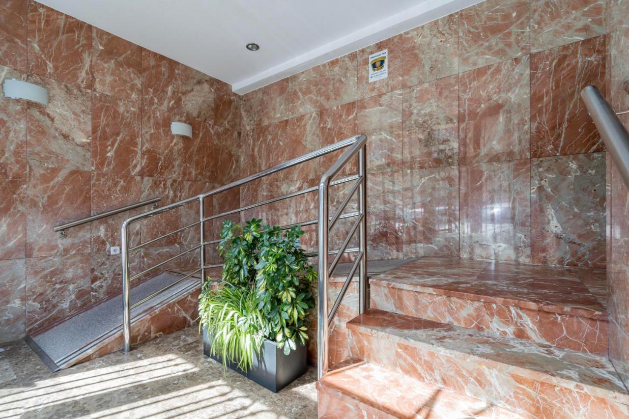 For You Rentals Moderno Apartamento Temporal Cerca Zoo Y Del Parque De Atracciones Ceb76 Madrid Exterior photo